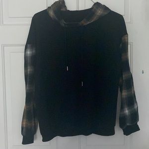 Plaid sweatshirt with drawstring